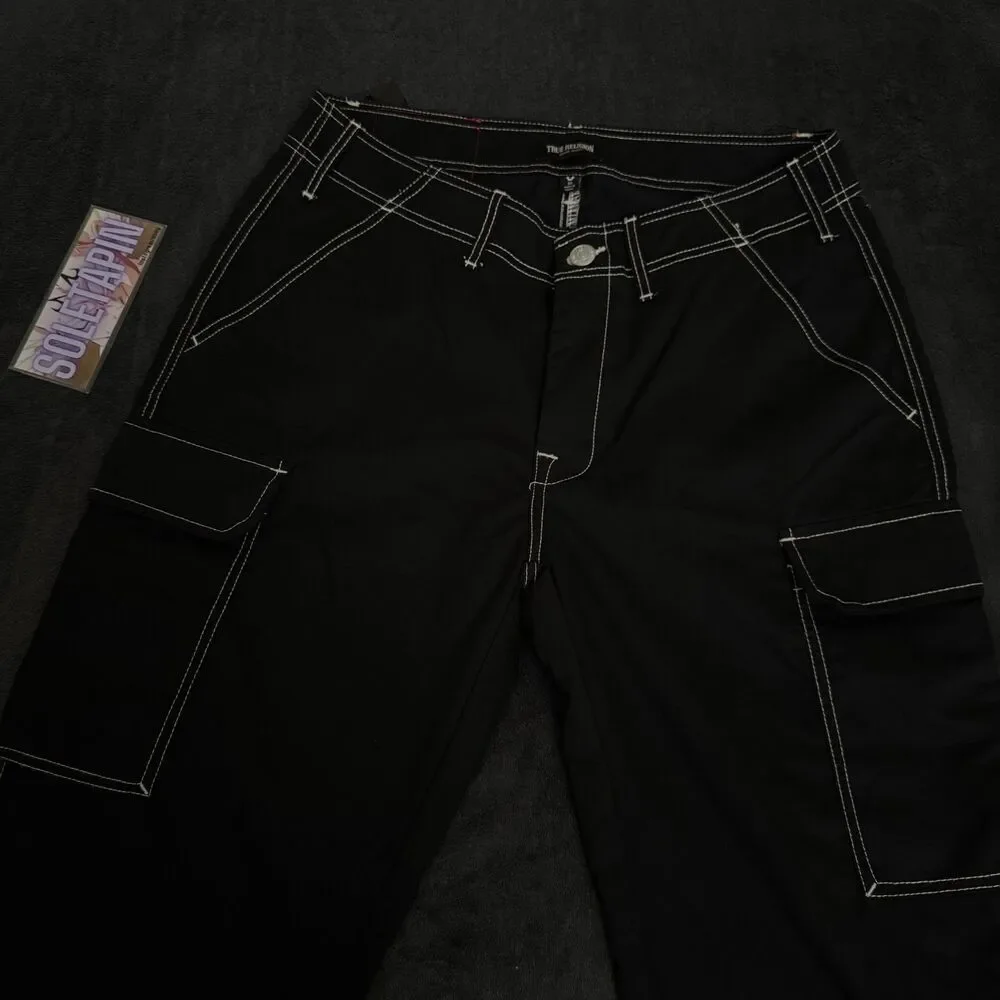 *NEW WITH TAGS* True Religion Cargo White Stitched Black Cargo Pants Size 32X32